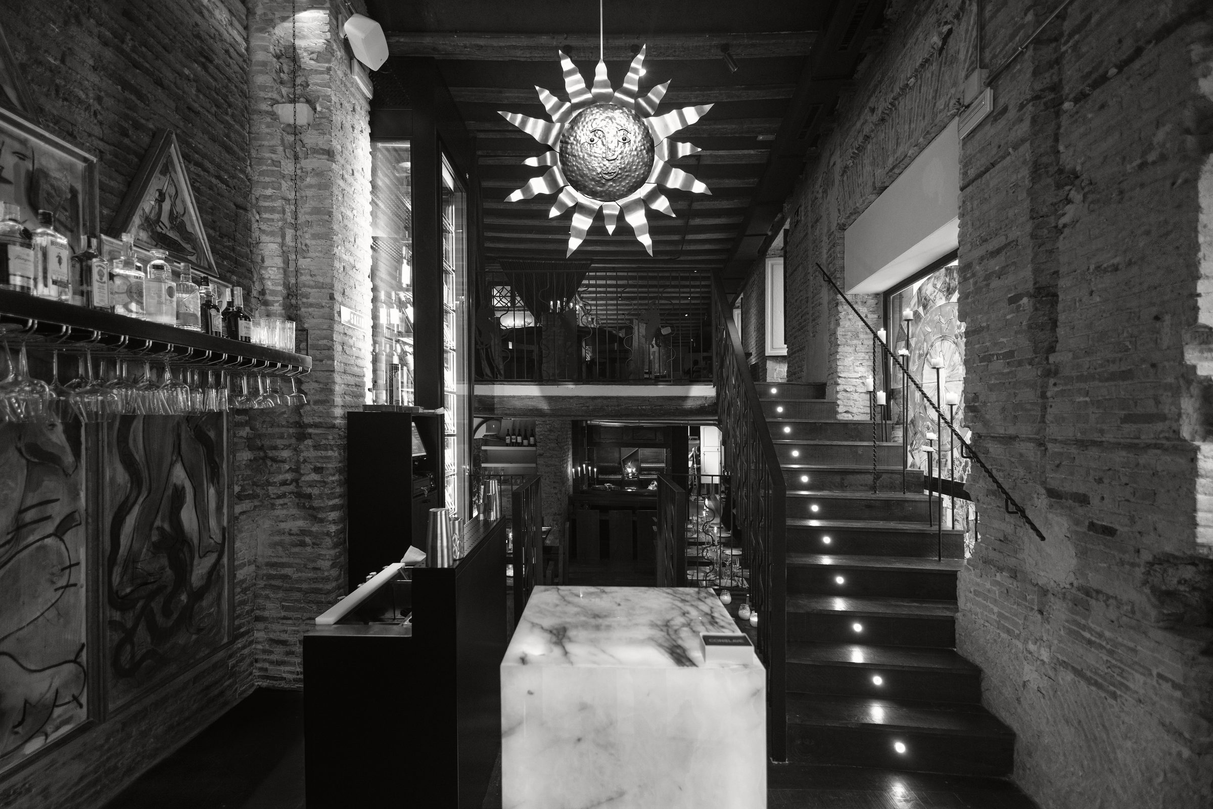 La sala en penumbra